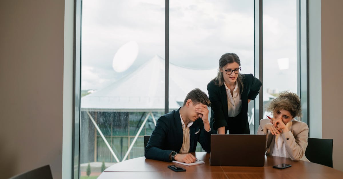 Vx批发小号：APP岛国片 详情下载教程