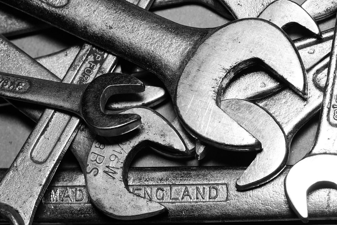 豪利时橙子双爆珠：招标代理公司收费注册